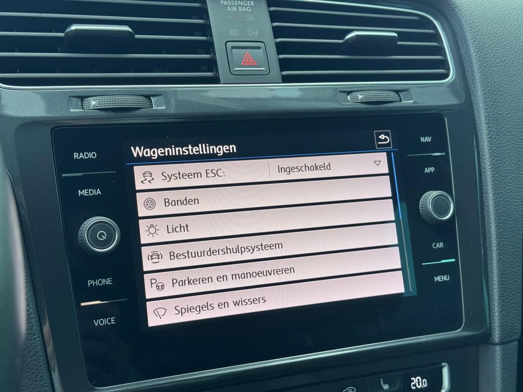 Volkswagen Golf 1.0 tsi * massage stoel * camera * carplay * stoelverwarmin