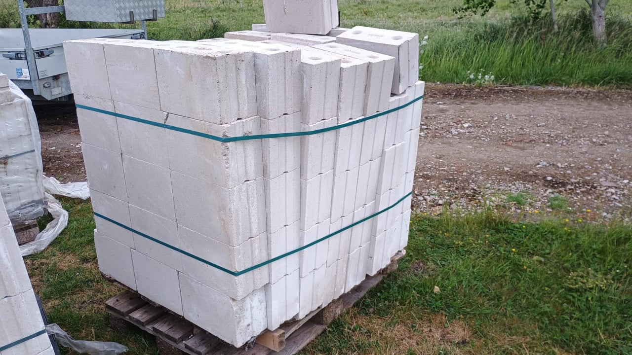Kalkzand steen blokken  29,7x12x19,8cm   100 stuks