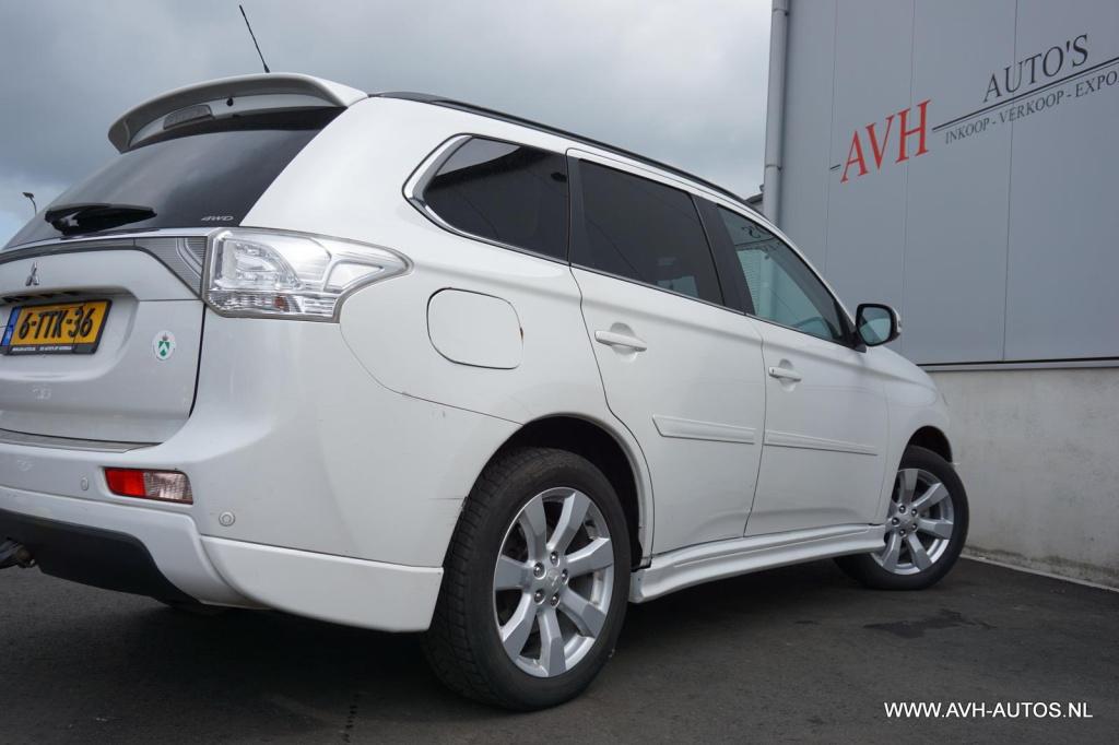 Mitsubishi Outlander 2.0 phev instyle+