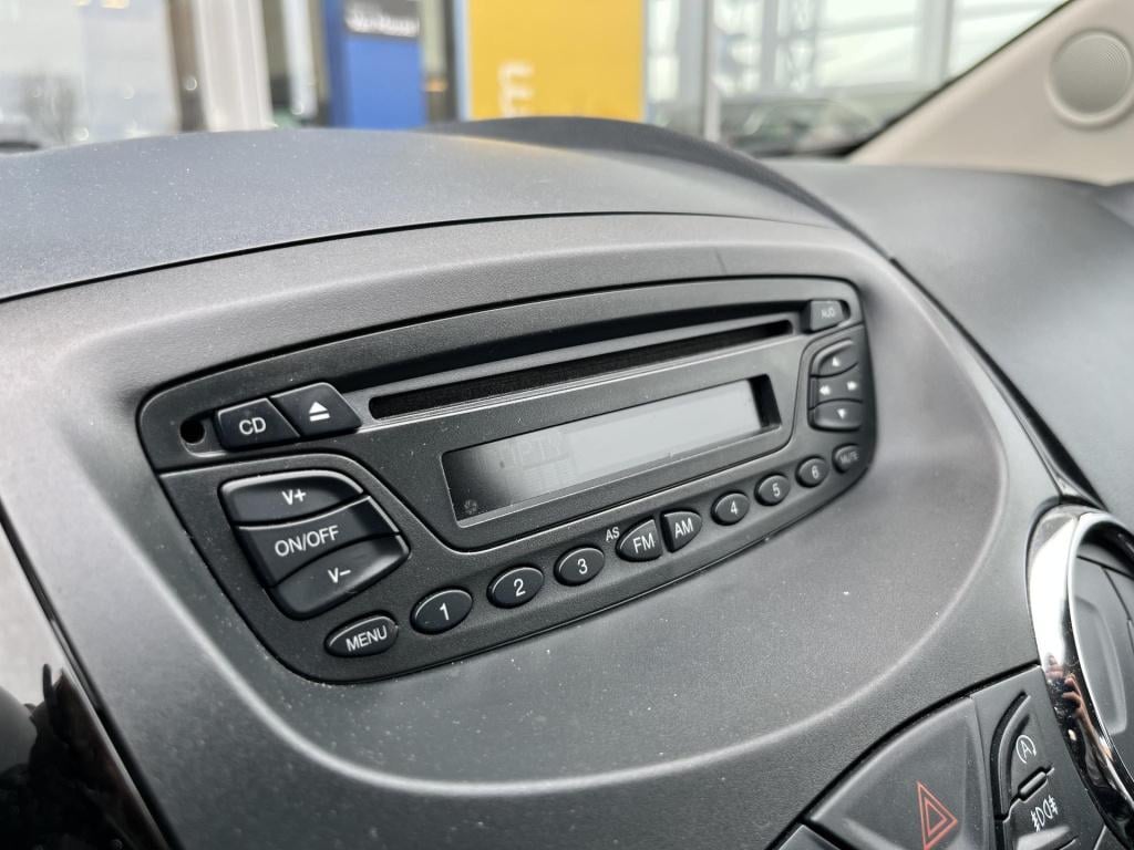 Ford KA 1.2 metal start/stop | incl. set winterbanden | climate control | v