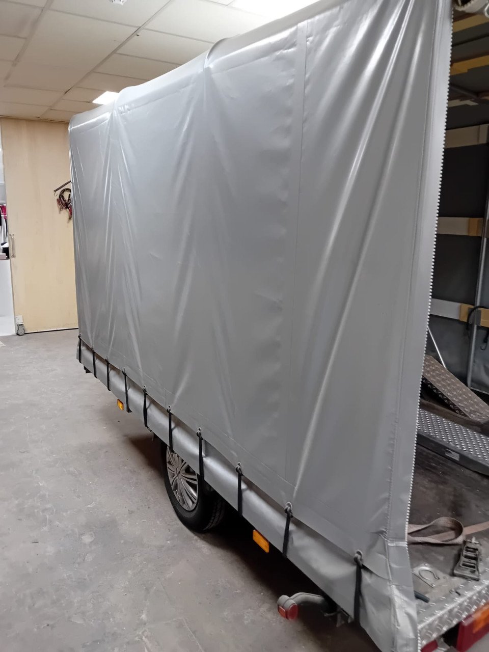 (motor)trailer met huif