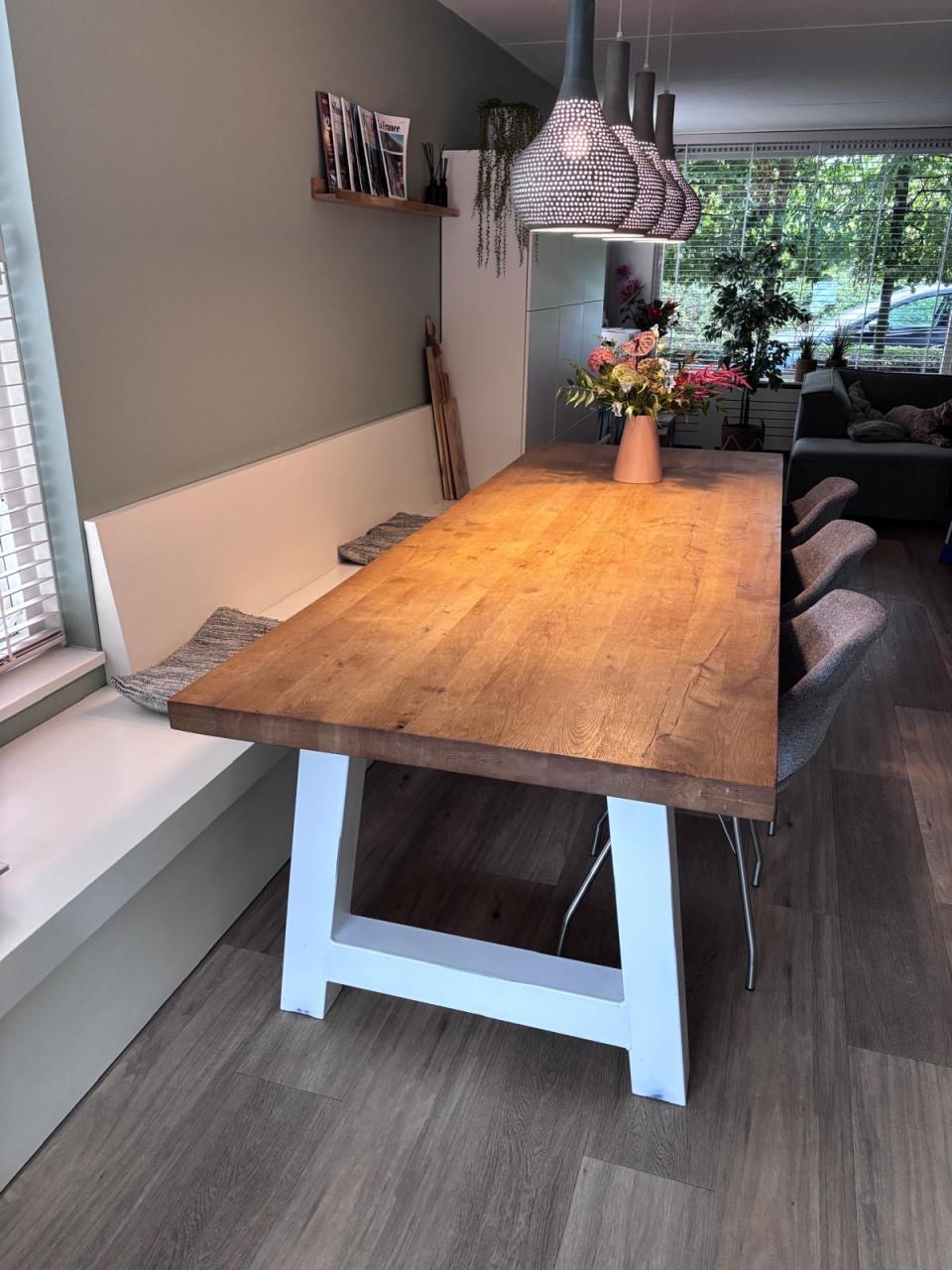 Prachtige  eikenhouten eettafel 280 cm