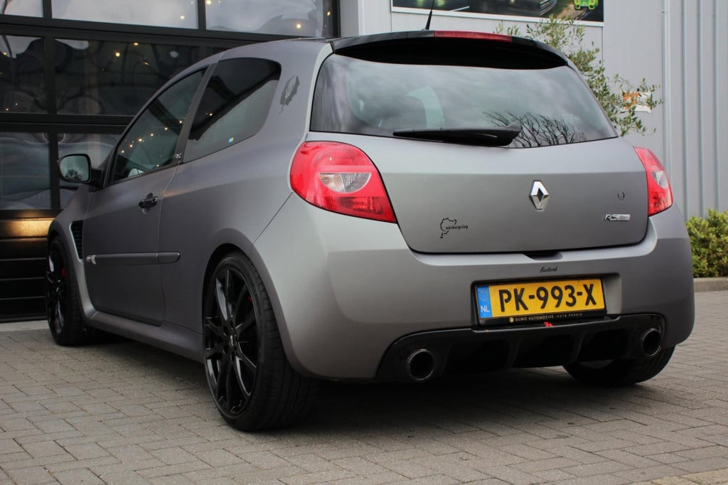 Renault Clio 2.0 rs - ange et demon 99/99 - akrapovic - recaro - shortshift