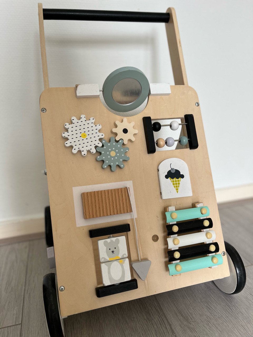 Houten baby loopwagen