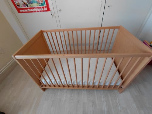 Gratis; ledikantje en toebehoren