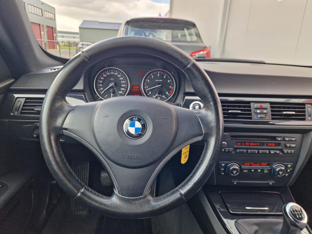 BMW 3-serie coupé 325i executive
