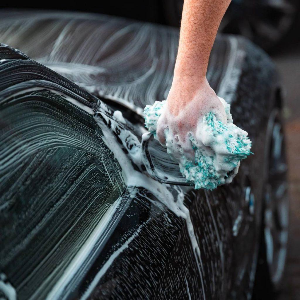 Auto vies? Laat je auto wassen 🧼 🚗