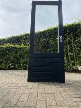 Hardhouten buitendeur links draaiend, dubbel glas