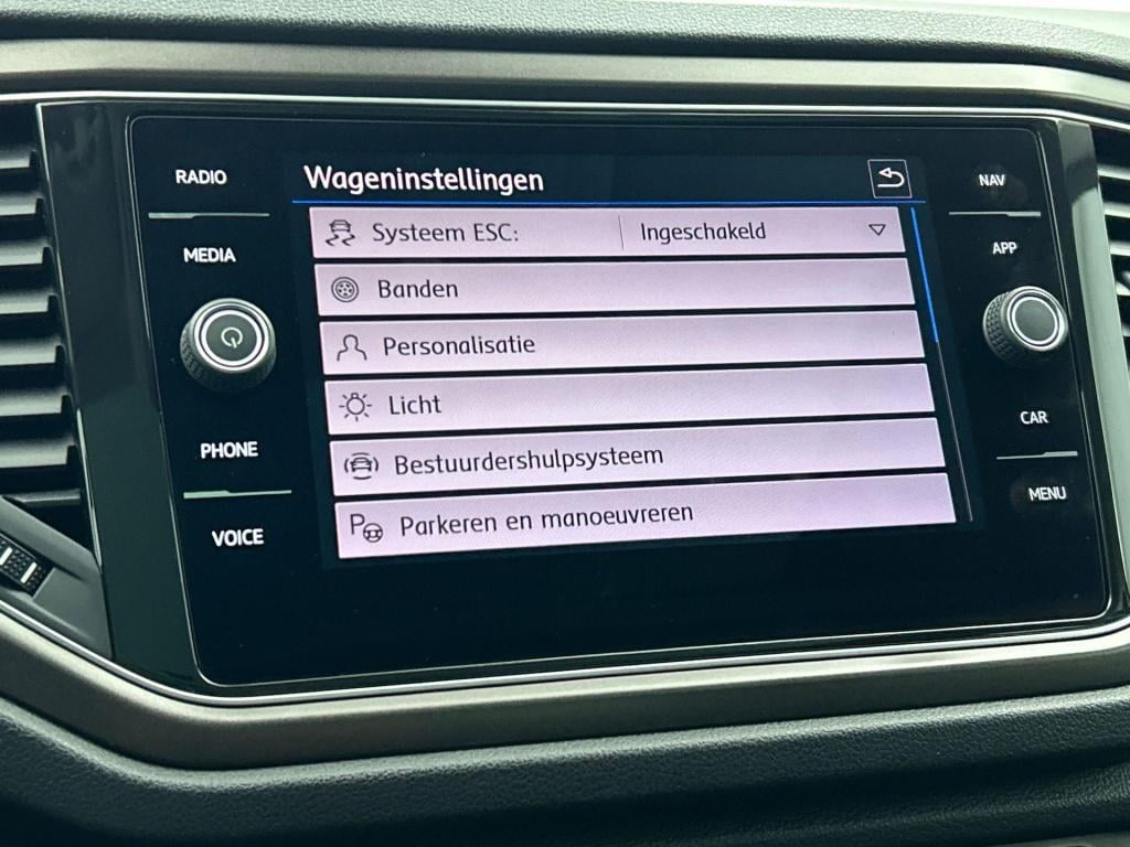 Volkswagen T-roc 1.0 tsi style | lmv | panorama dak | navigatie | parkeer s