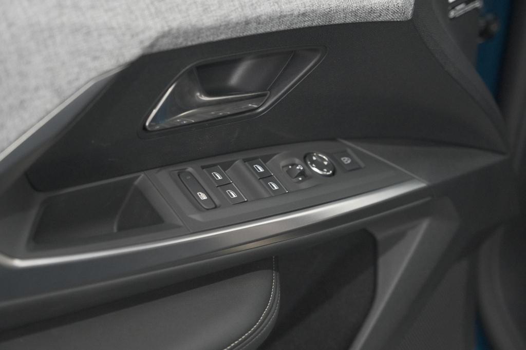 Peugeot 5008 1.2 hybrid 136 gt 7p | 360 camera | panoramadak | elektrische 