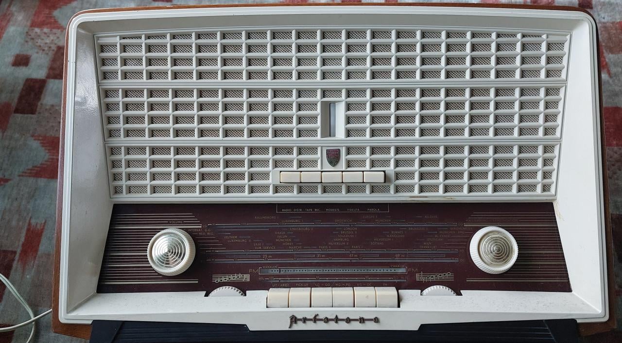 Aristona Radio in prima staat