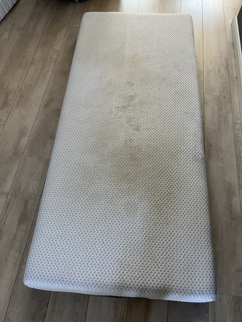 Bedframe 90x200cm met onderbed en opbergruimte wit.