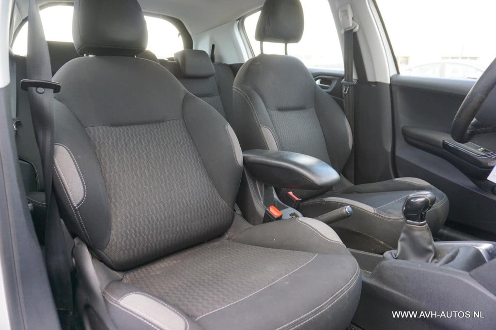 Peugeot 208 1.2 puretech blue lion