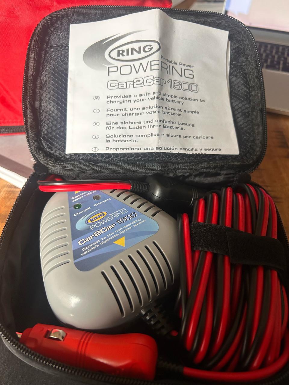 Batteriij oplader en pomp voor banden