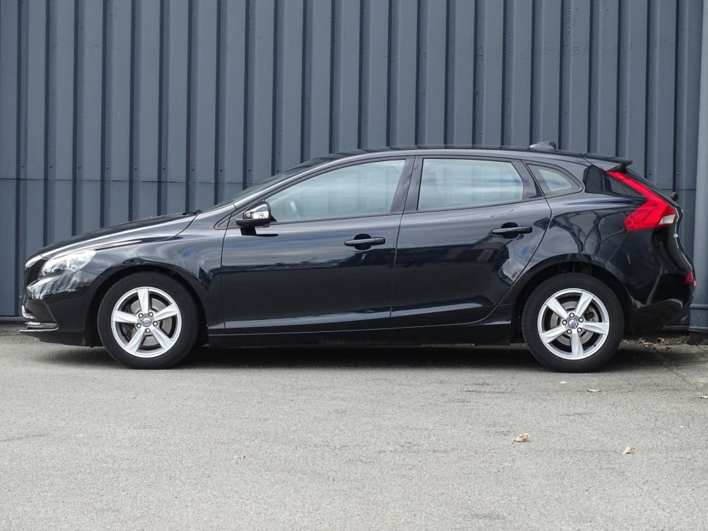 Volvo V40 1.6 t2 momentum | stoelverwarming | navi | bluetooth