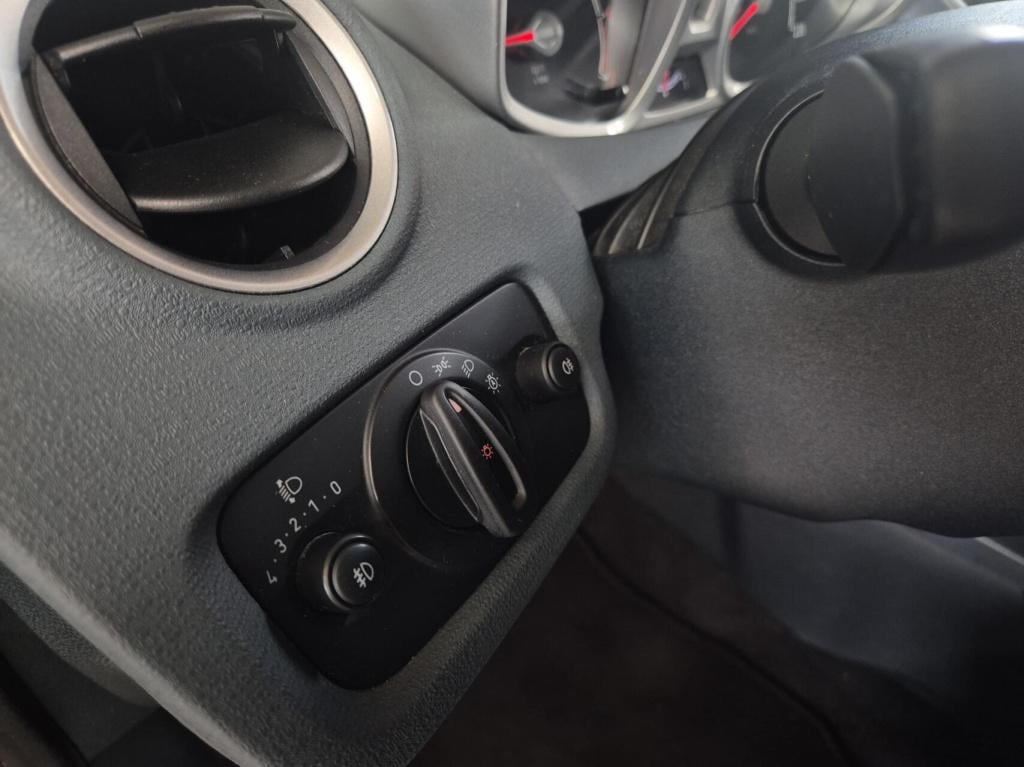 Ford Fiesta 1.25 titanium / nieuwe distriebutieriem 1e eigenaar / stoelverw