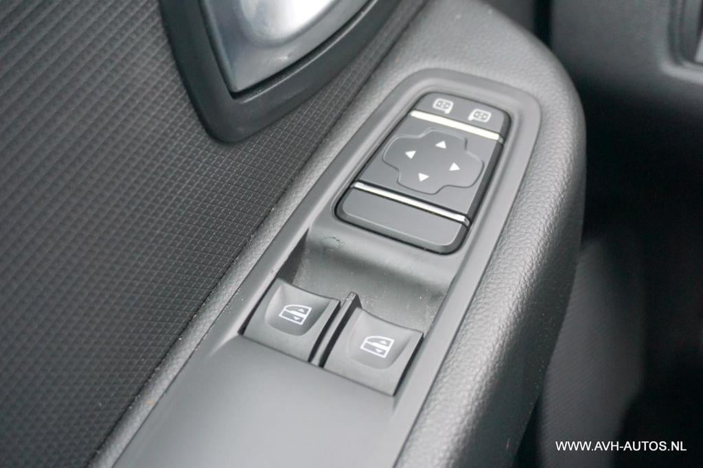 Renault Clio estate 1.5 dci ecoleader limited