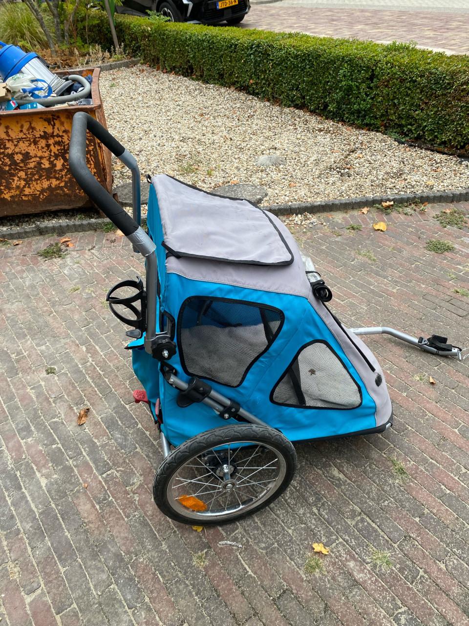 Fietskar voor de hond