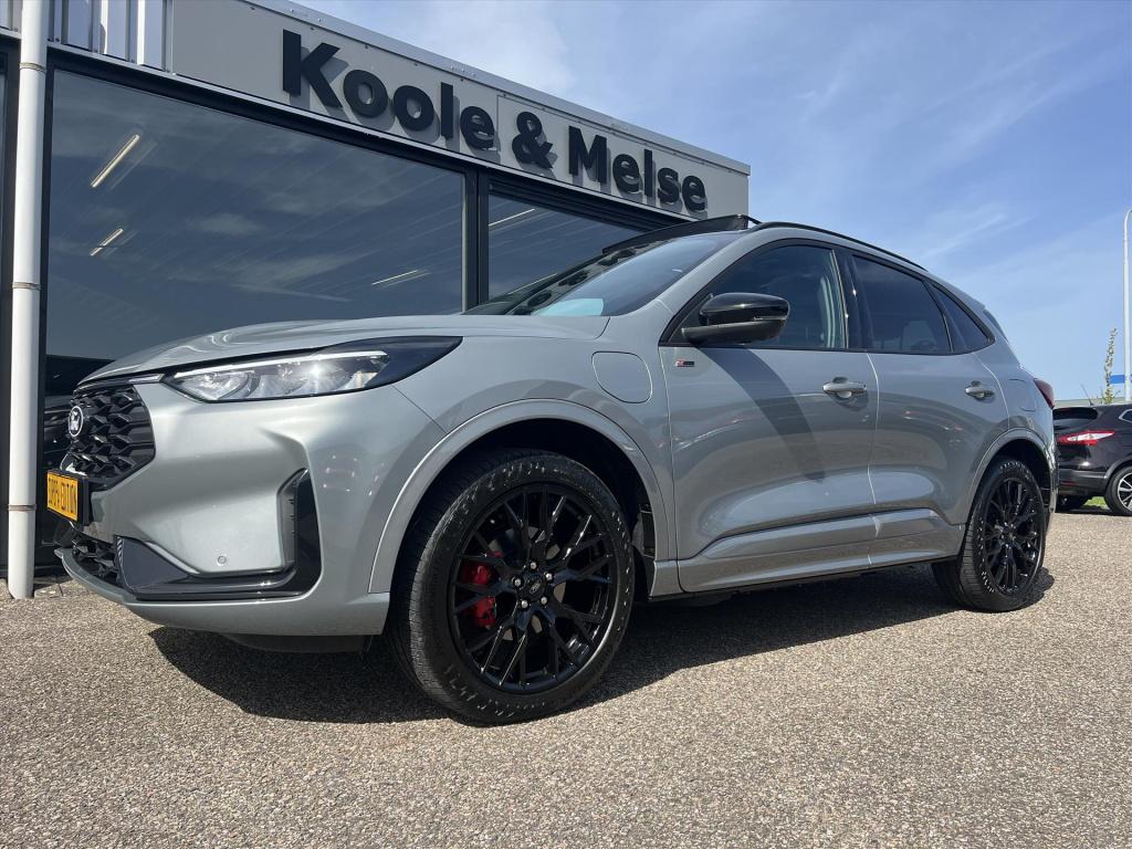 Ford Kuga 2.5 phev 243pk e-cvt st-line x , trekhaak , panodak , winterpack 