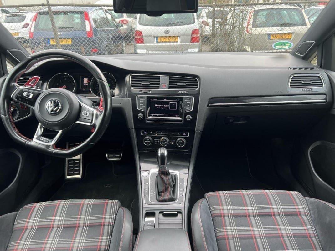 Volkswagen Golf 2.0TSI GTI Perfomance