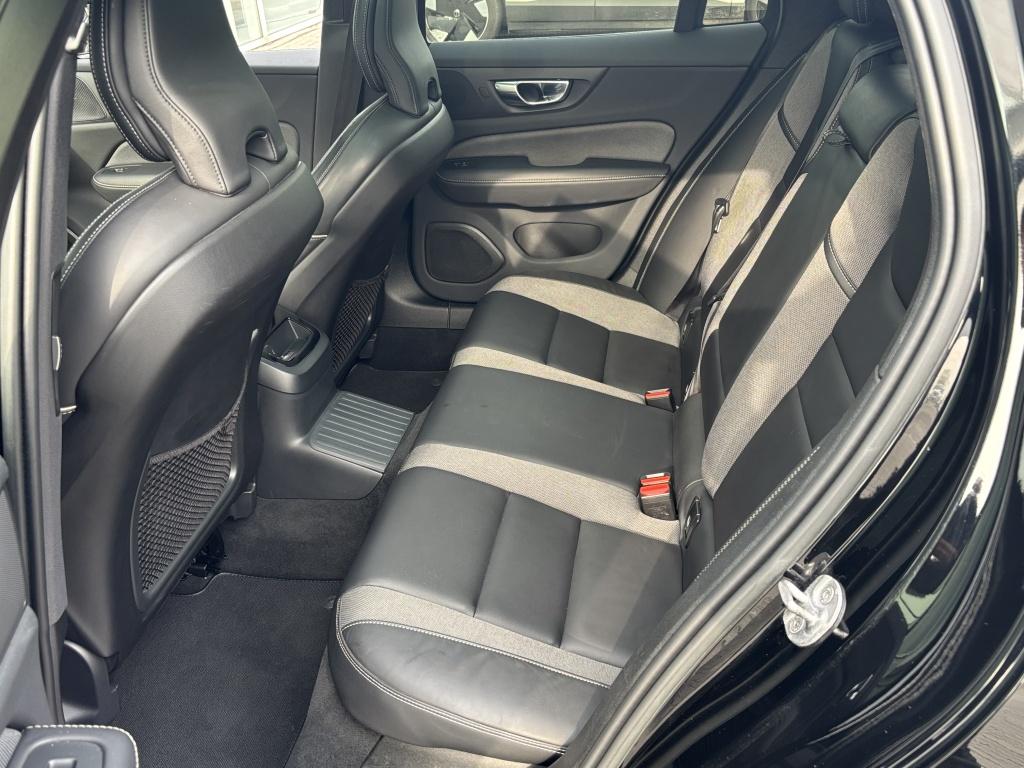 Volvo V60 t6 398pk recharge r-design| panodak| adap.cruise| camera| awd