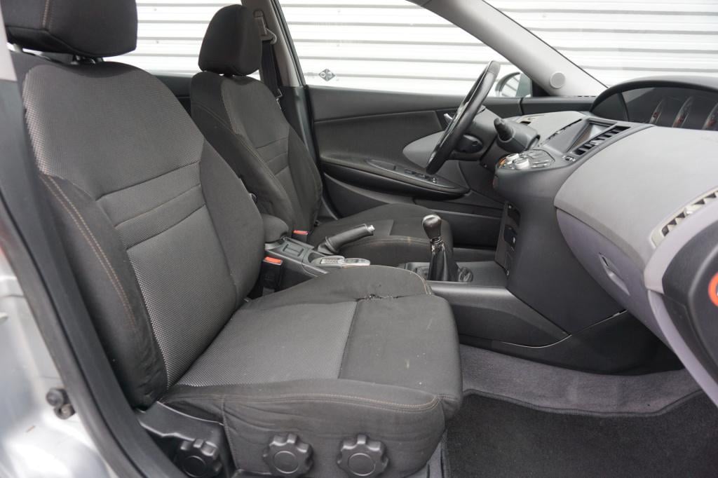 Nissan Primera estate 1.8 tekna airco / navi / elektr. ramen / camera / nap