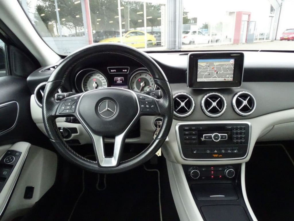 Mercedes-Benz Gla-klasse 200 prestige automaat | led | pano | el. koffer