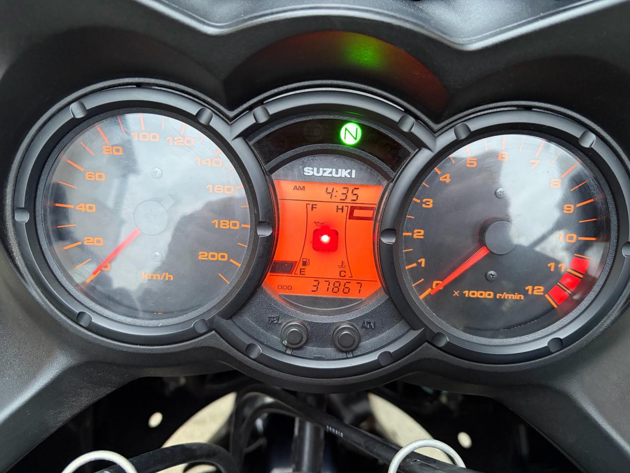 Suzuki V-strom 650 uit 2011