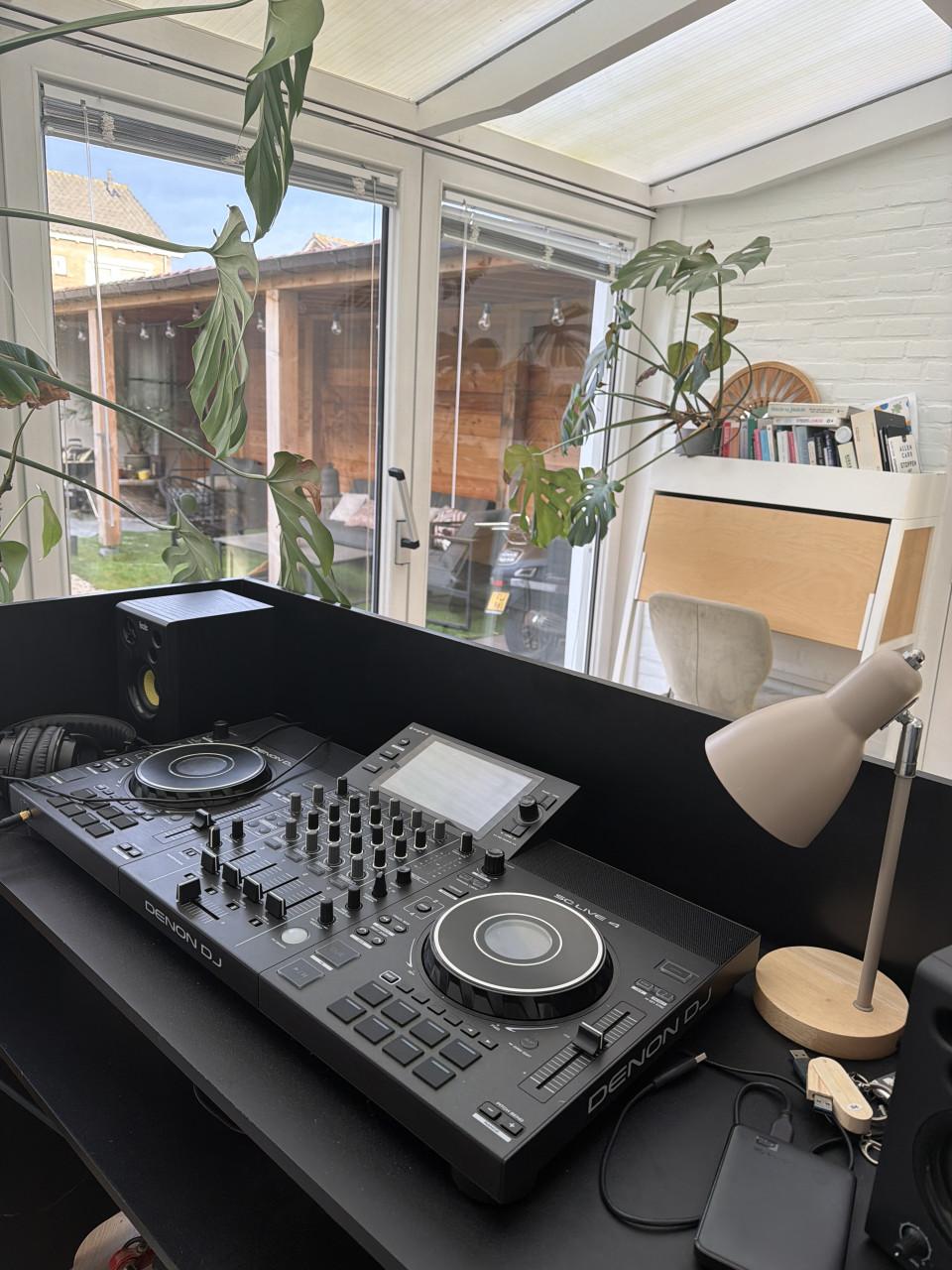 Denon DJ SC live 4 nog met ruim 1 jr garantie