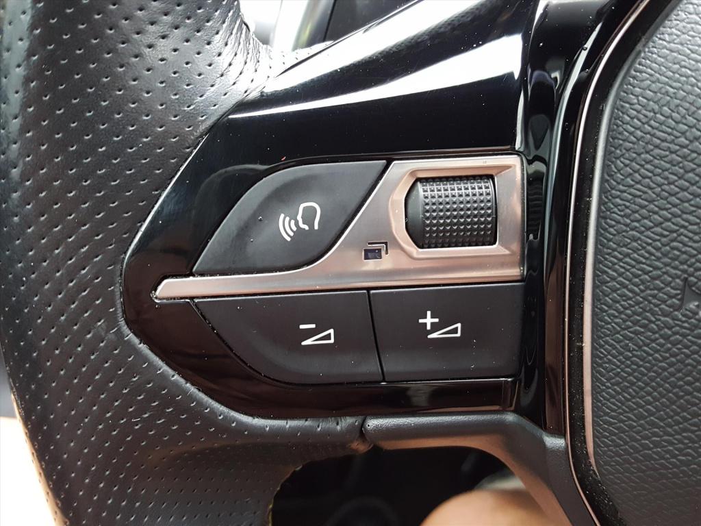 Peugeot 2008 1.2 130pk gt eat8 automaat apple carplay & android auto | trek