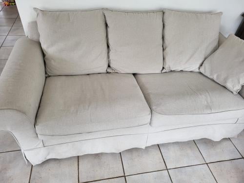 Gratis op te halen 2 driezitsbanken in goede staat