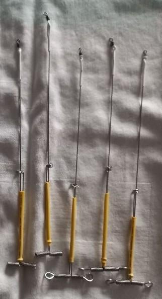 Nog wat afhouders met extra voetje .