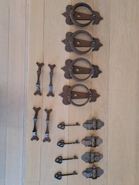 Hang- en sluitwerk voor kasten