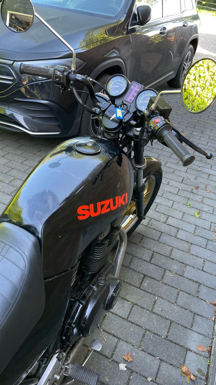 Suzuki GSX400E 1984
