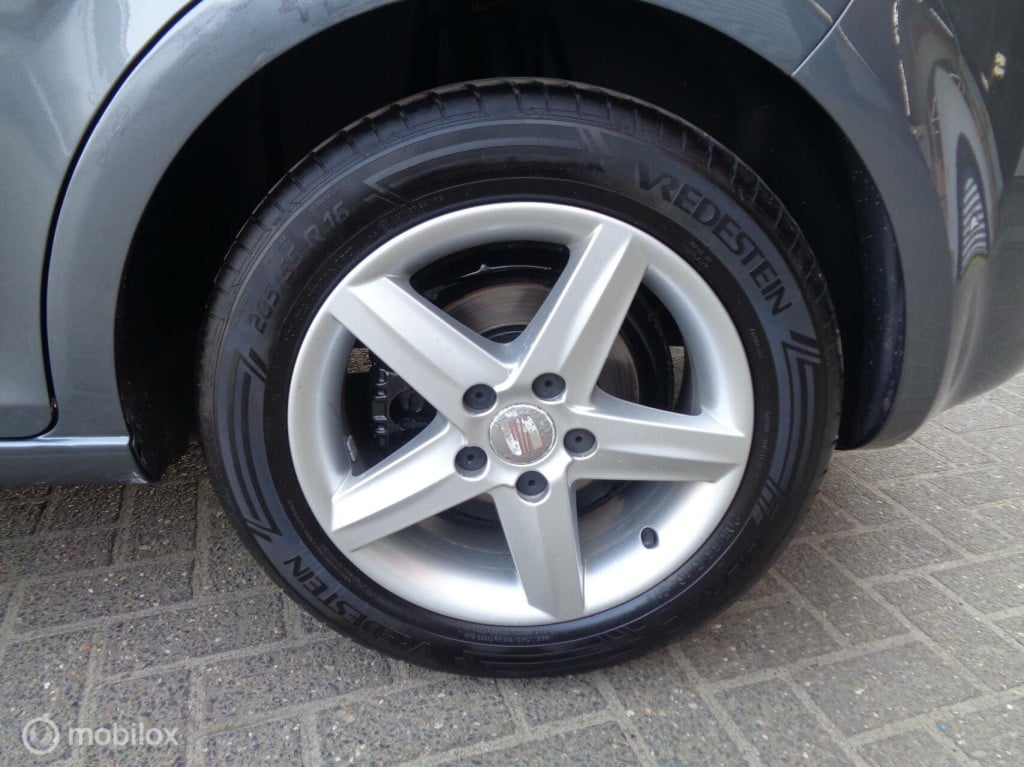 Seat Leon 1.2 tsi ecomotive copa/airco/lm velgen/trekhaak/nieuwe ketting!