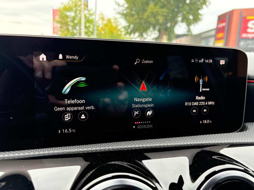 Mercedes-Benz A-Klasse 200 business solution amg