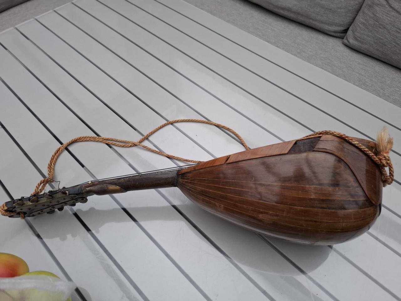 Oude mandoline van E. Patierno .