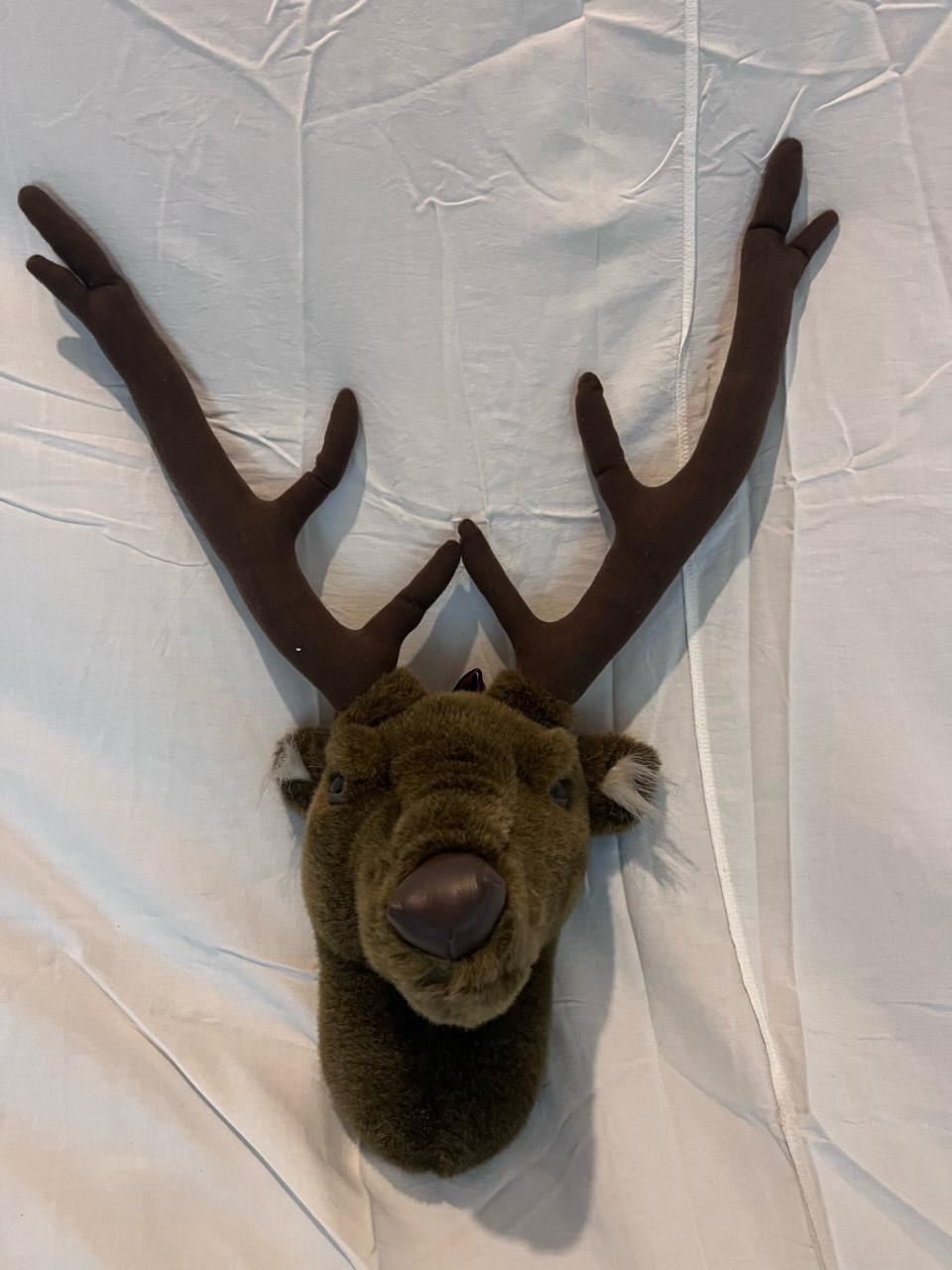 Pluchen rendier en herten kop