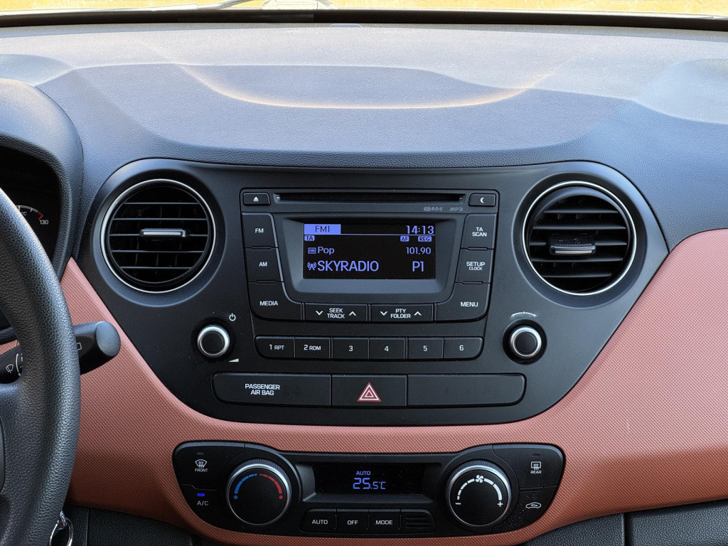 Hyundai I 10 1.0i i-motion comfort | cruise control | radio-cd/mp3 speler |