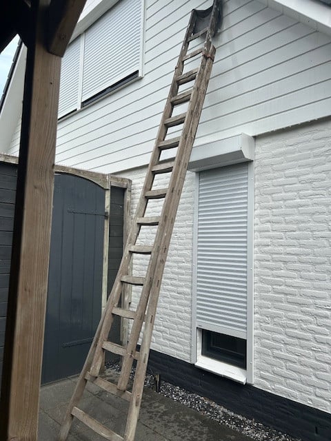Uitschuifbare houten ladder 25 treden
