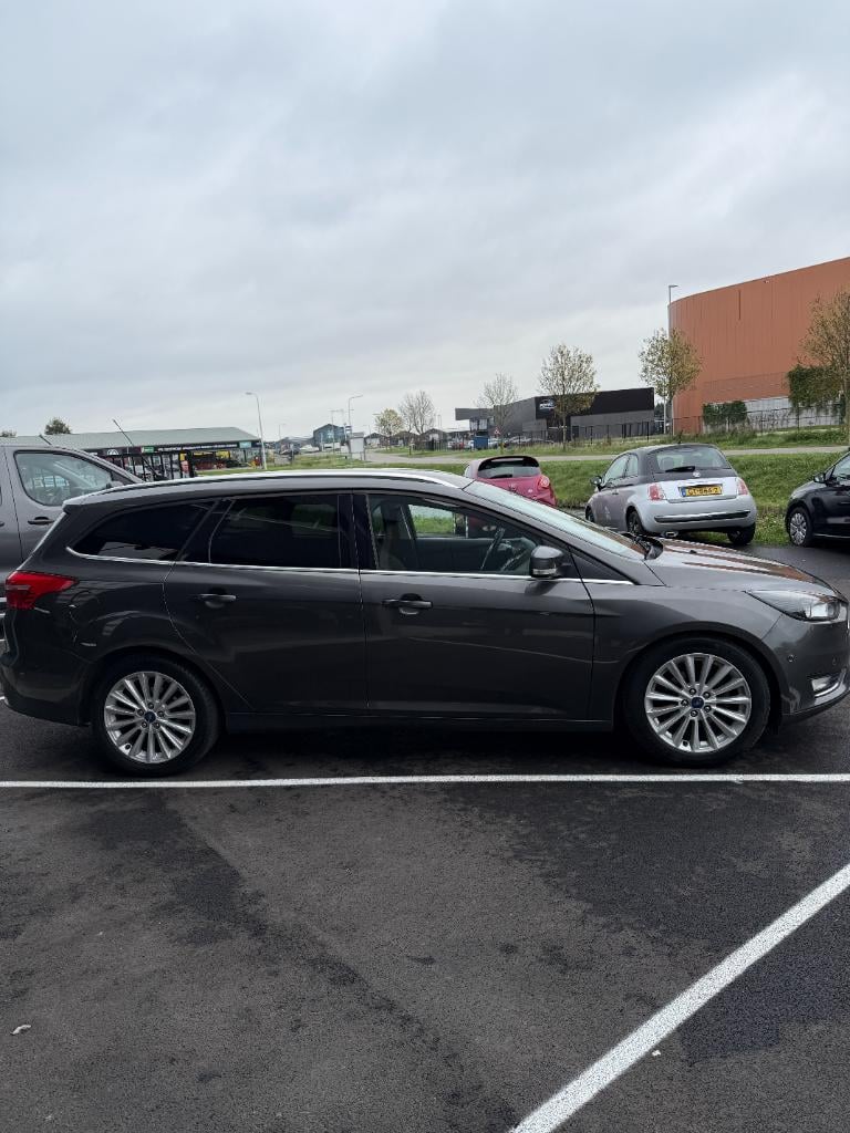 Ford Focus 1.0 - titanium edition