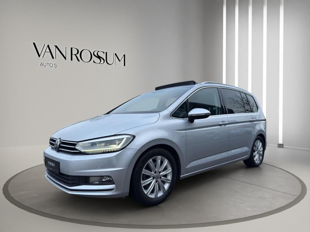 Volkswagen Touran 1.4 tsi highline 7p | panoramadak | camera | wegklaptrekh