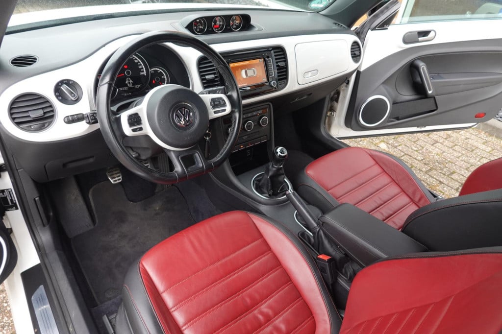 Volkswagen New Beetle cabriolet 1.4 tsi sport