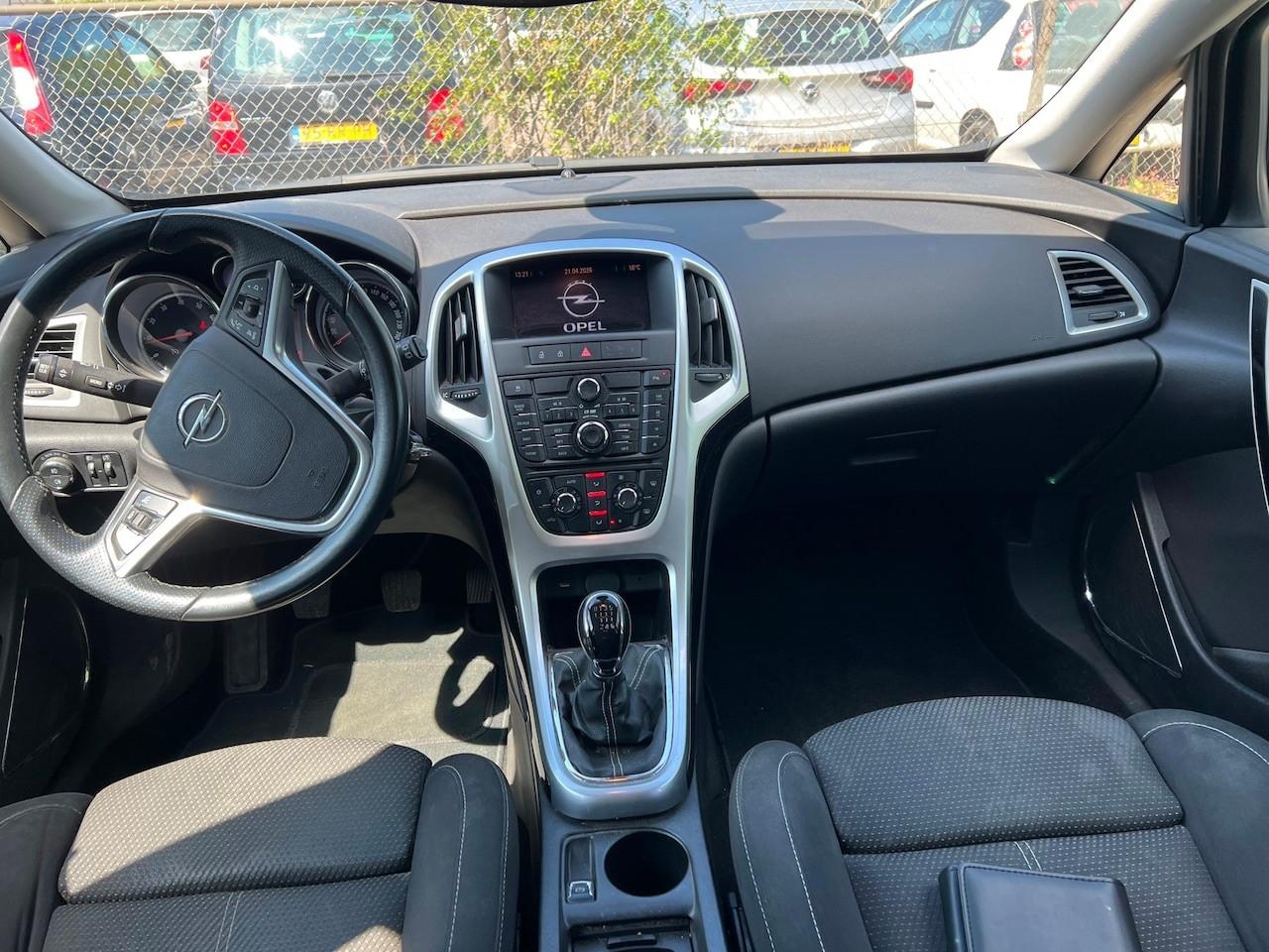 Opel Astra Sports Tourer - 1.6 Turbo Sport