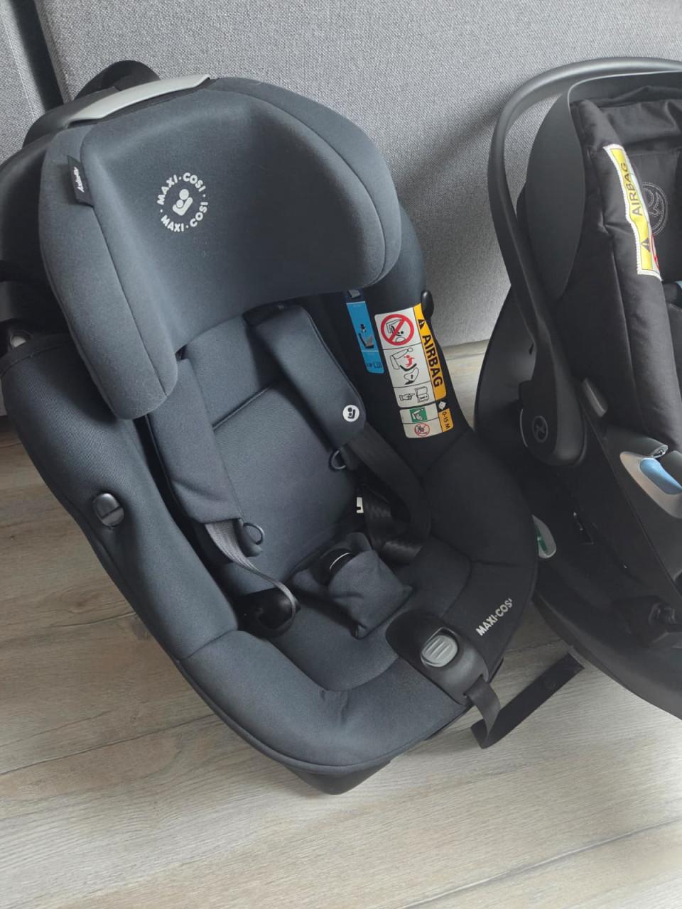 Te koop 2 Draaibare autostoeltjes in zeer goede staat van 0 t/m 4 jaar