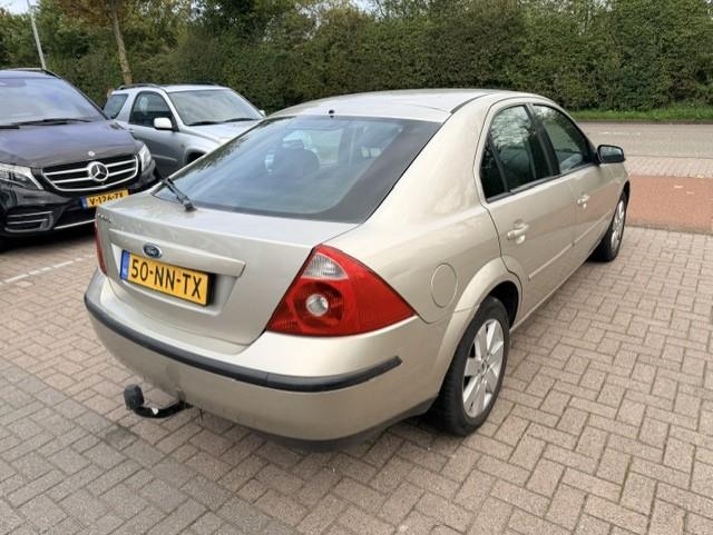 Ford Mondeo 2.0-16v first edition