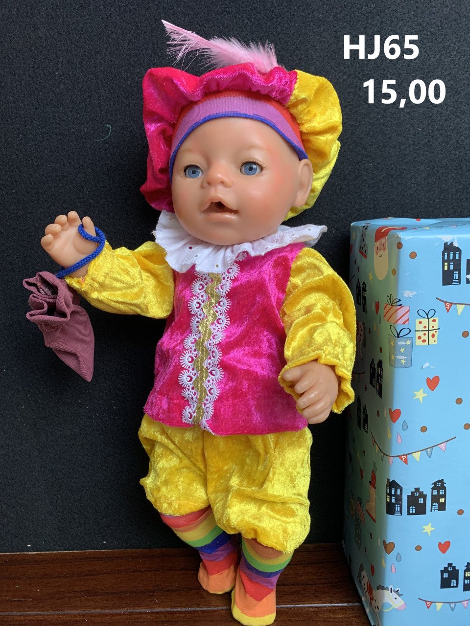 Leuke poppenkleertjes baby born. Pieten pak. Opbrengst KiKa.