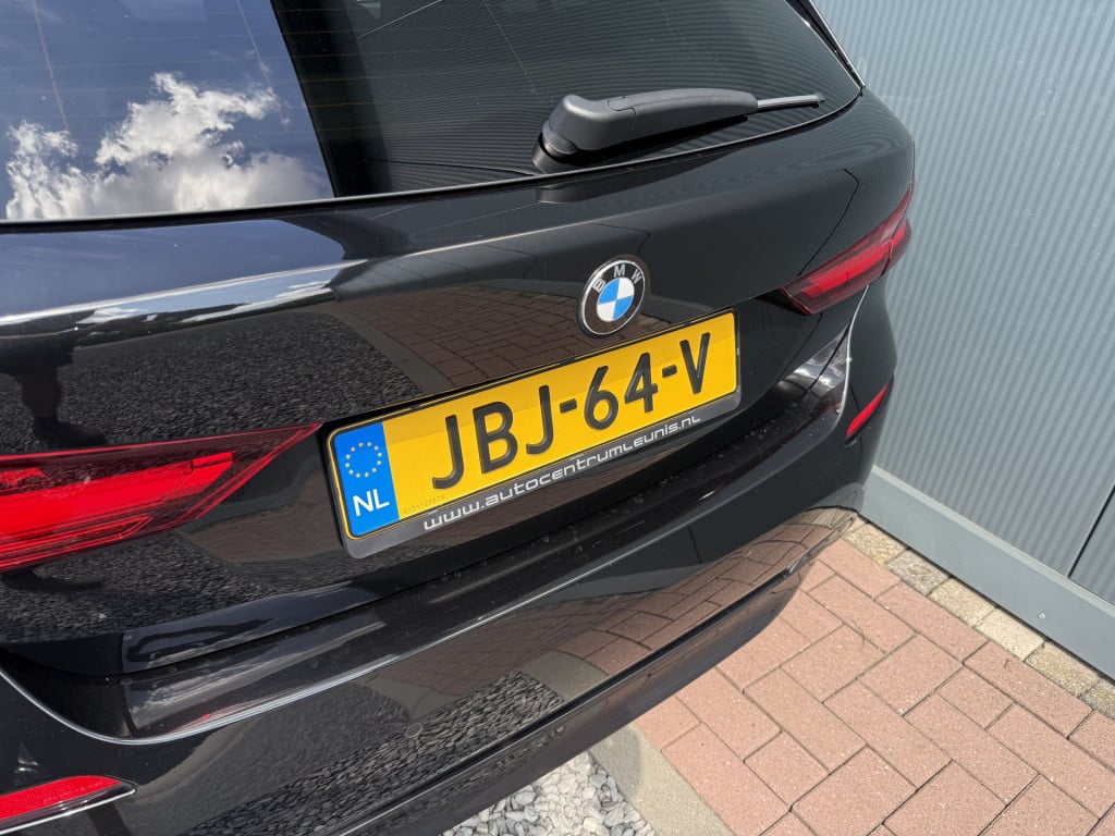 BMW 1 Serie 118i 140pk automaat high executive sportline 5-drs
