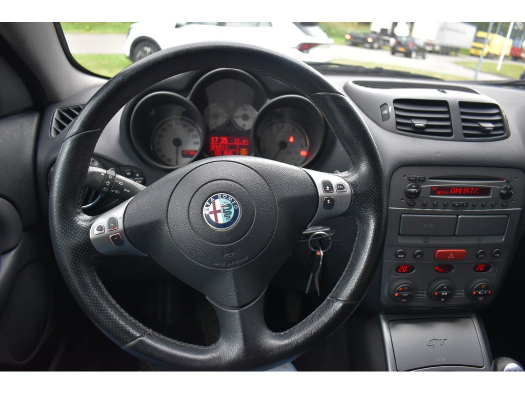 Alfa Romeo GT 2.0 jts distinctive