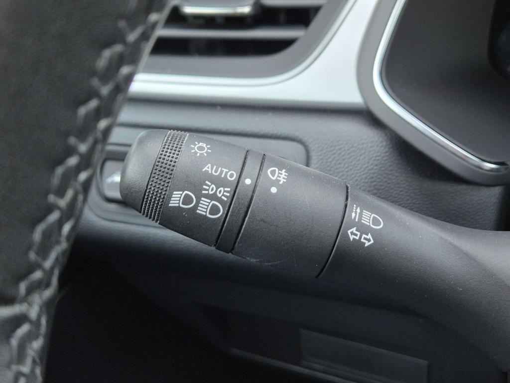 Renault Captur 1.0 tce 90 techno 360° camera, bose audiosystem, navigatie, 